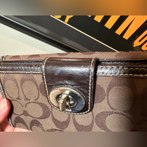 Vintage Coach Signature Logo Canvas & Leather Turnlock Wallet - Picture 3 of 9
